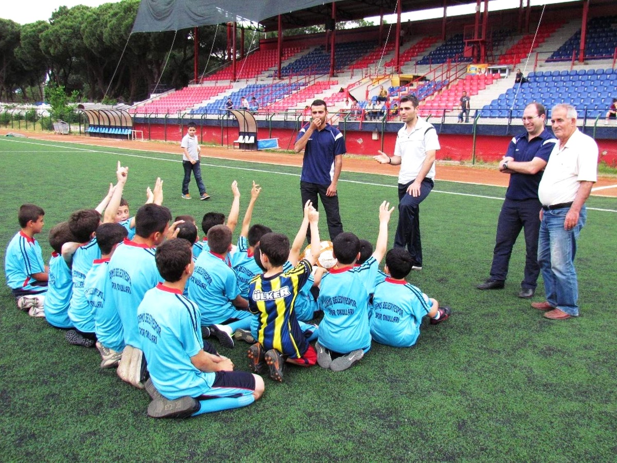 Ödemiş Belediyespor Yaz Futbol Okulu Çalışmalarına Başladı
