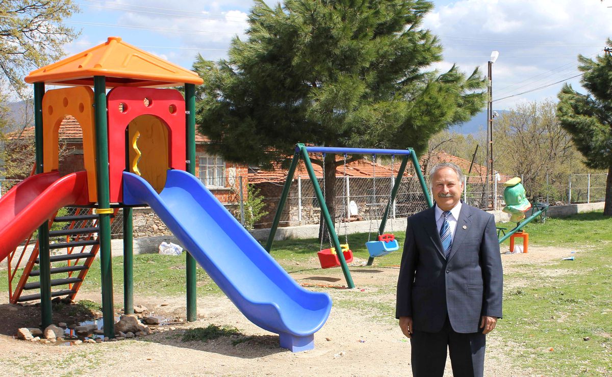 Okul Bahçesine Oyun Parkı