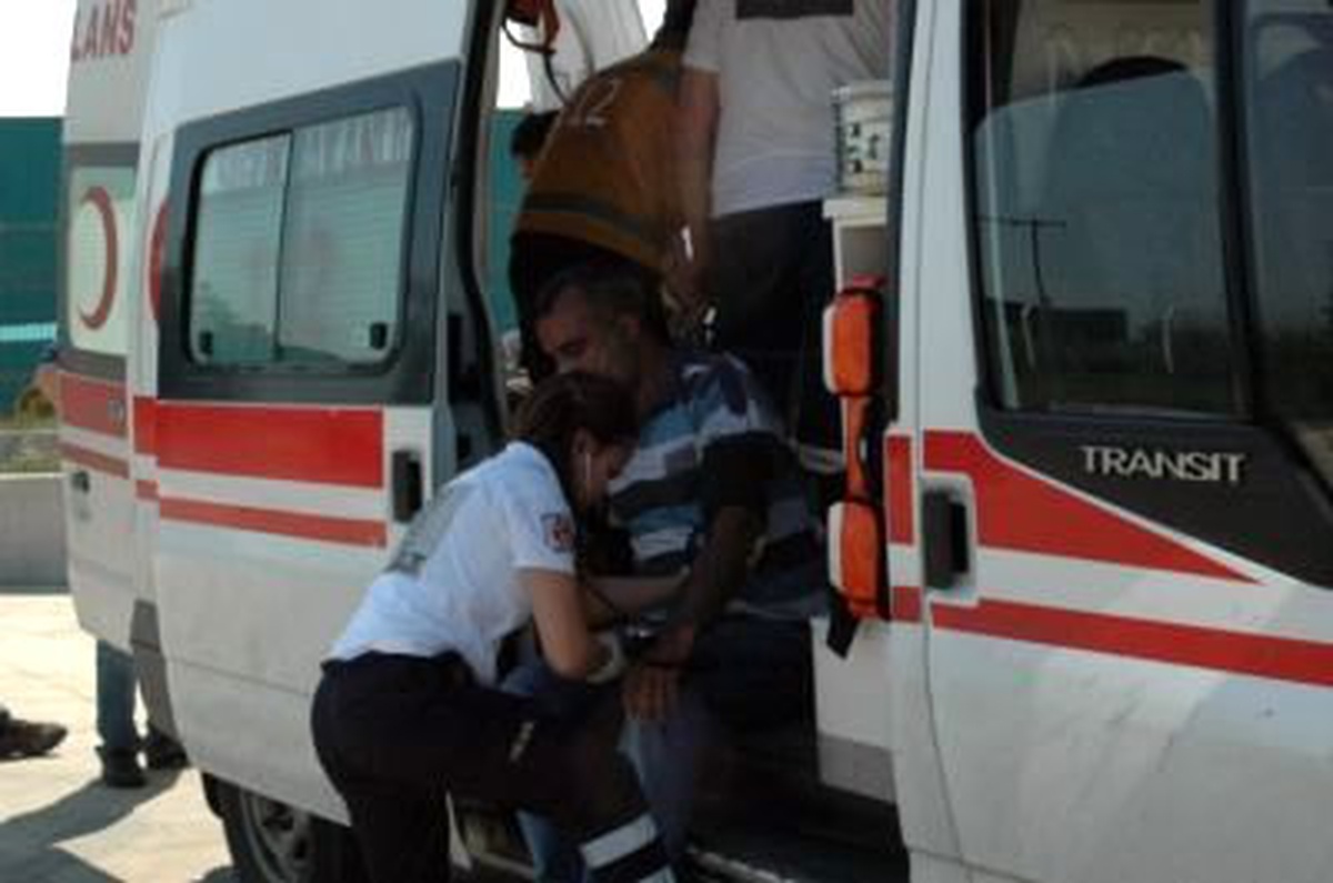 Otomobil Tırla Çarpıştı: 3 Yaralı