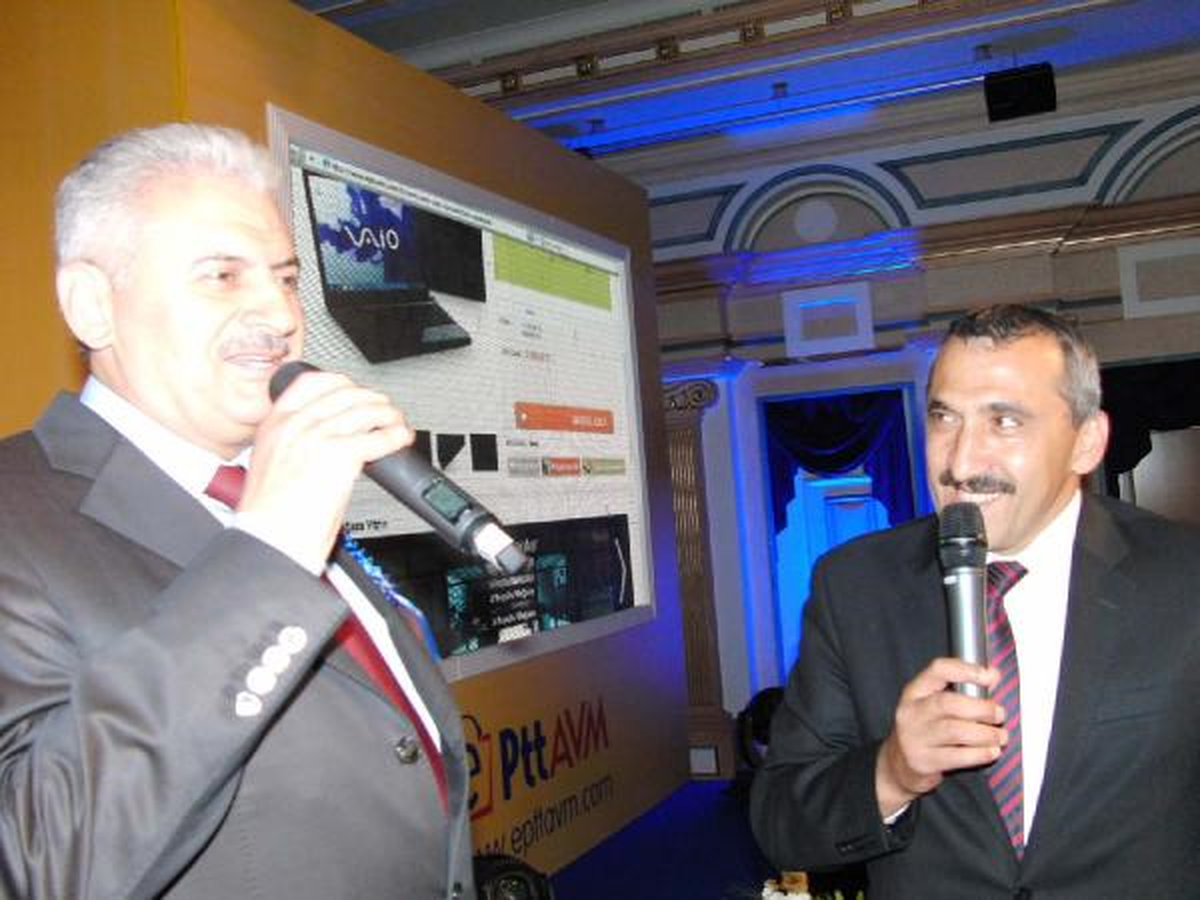 PTT Sanal Ticarete de Girdi, Bakan Yıldırım Bilgisayar Aldı