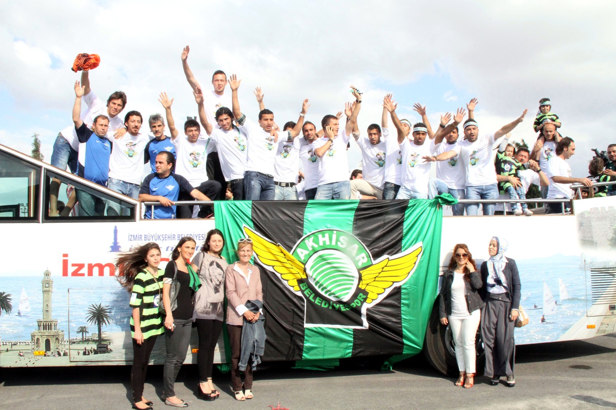Şampiyon Akhisar Belediyespor Kupasına Kavuştu