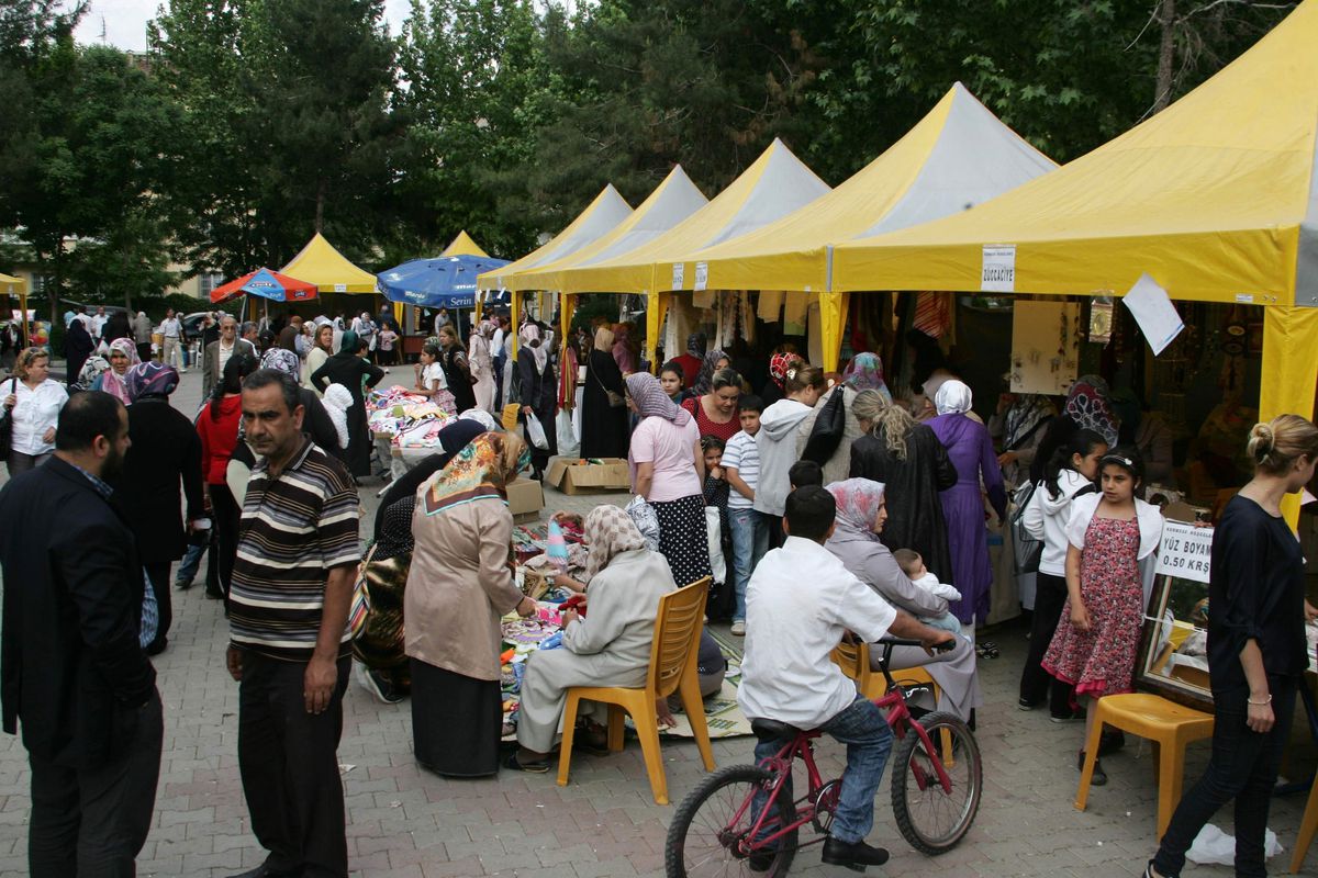 Şehitkamil İlçe Müftülüğü Kermes Açtı