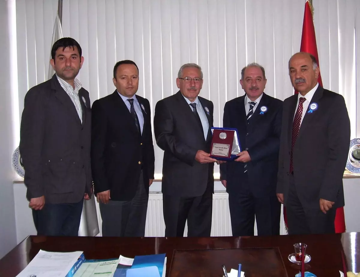 Sgk İl Müdürü Fevzi Gökçe\'den Ticaret Borsası\'na Ziyaret