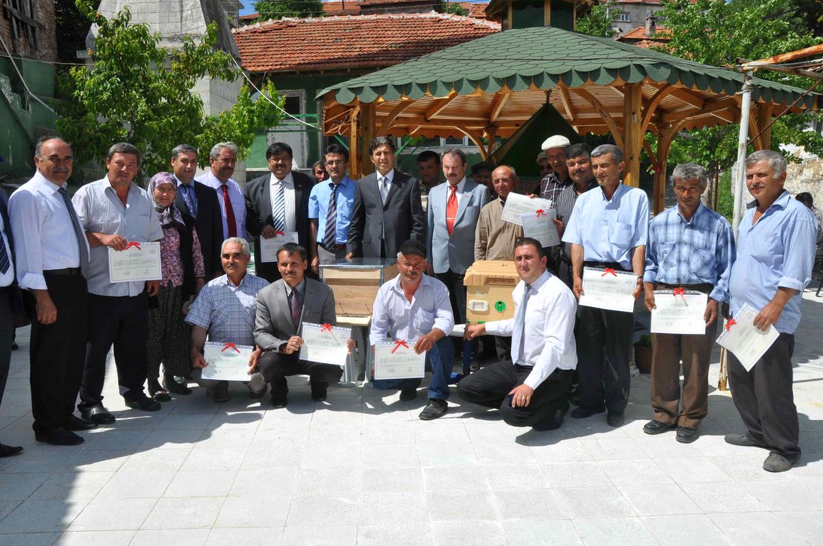 Soma\'da Arıcılara Sertifika Verildi