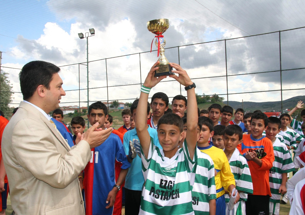 Sungurlu'da Kaymakamlık Kupası Futbol Turnuvası Müsbakaları Düzenlendi