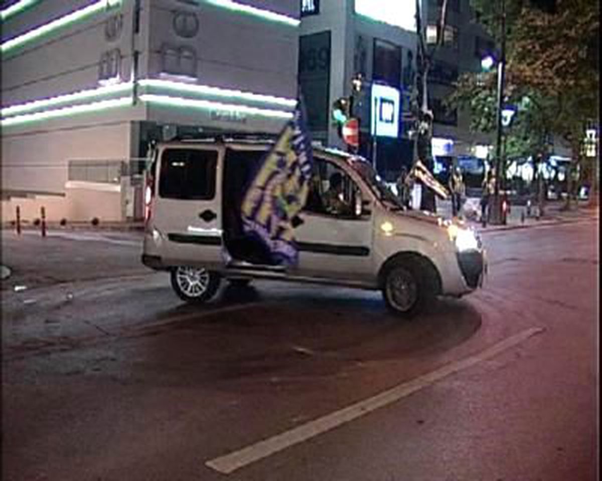 Taraftarlardan Tehlikeli Kutlama