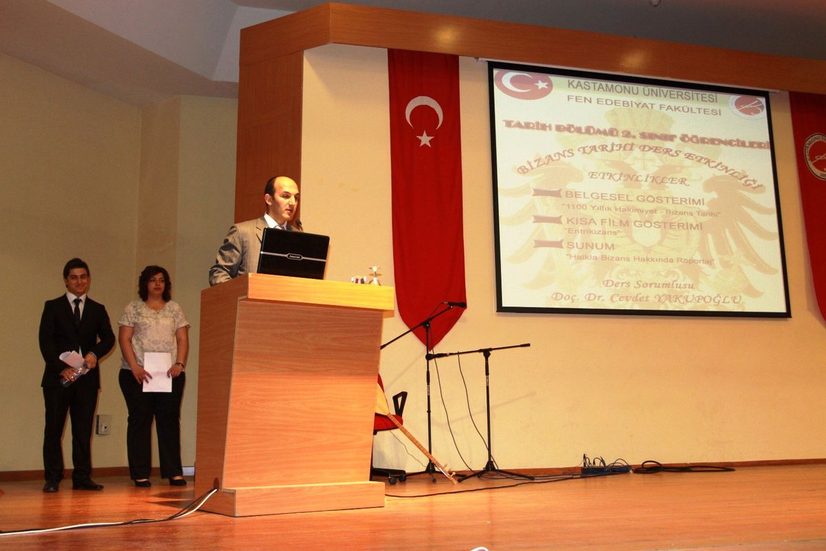 Üniversiteli Öğrencilerden Bizans Dersi