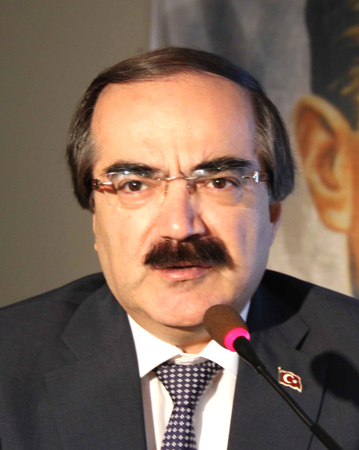 Vali Coş\'tan \'Fuhuş\' Tepkisi