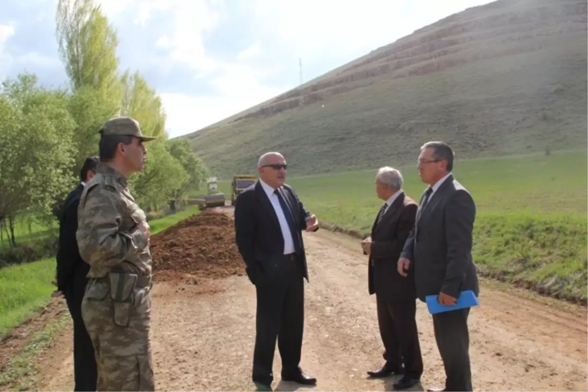 Vali Hasan İpek Yol Çalışmalarını Yerinde İnceledi