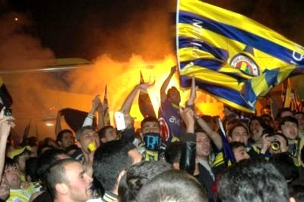 Ziraat Türkiye Kupası Finalinde Fenerbahçe, Rakibi Bursaspor\'u 4-0 Yenerek 5.Kez Kupanın Sahibi...