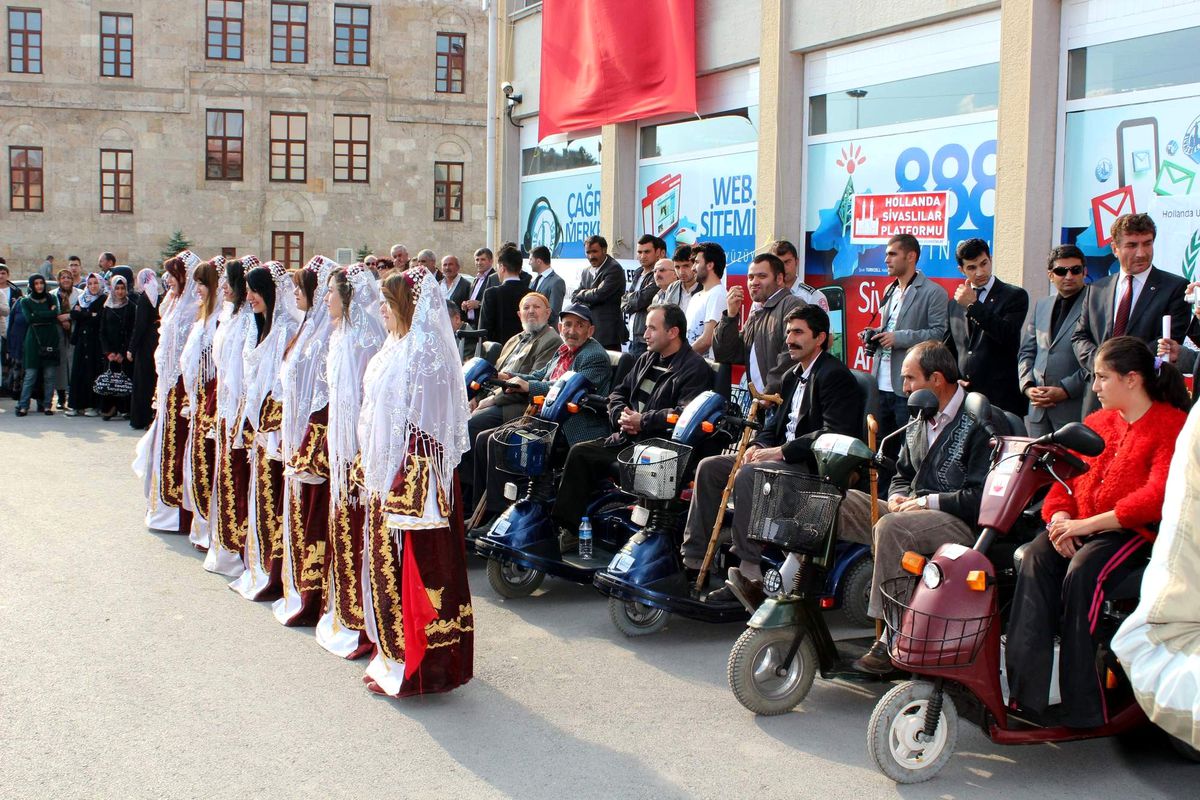105 Engelli Tekerlekli Sandalye Sahibi Oldu