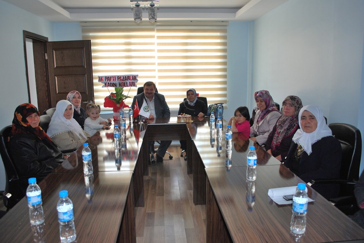 Akparti Kadın Kollarından Başkan Torun\'a Ziyaret