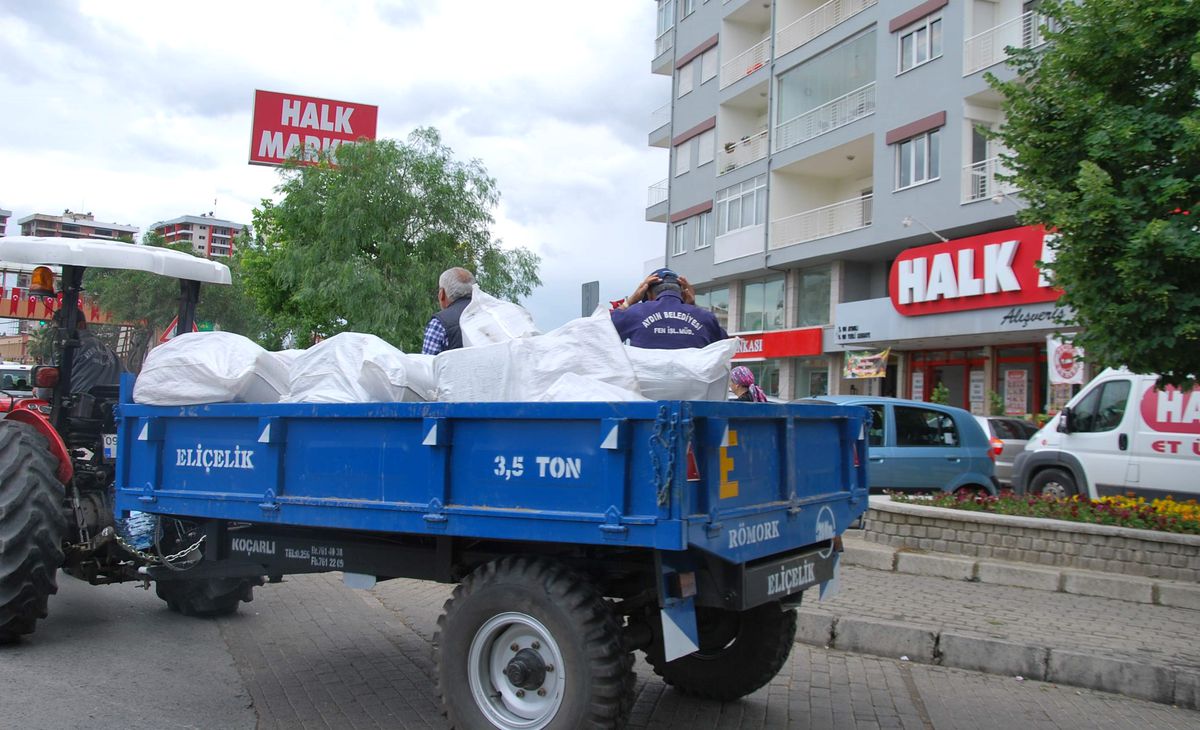 Aydın Belediyesi Taşınmaya Başladı