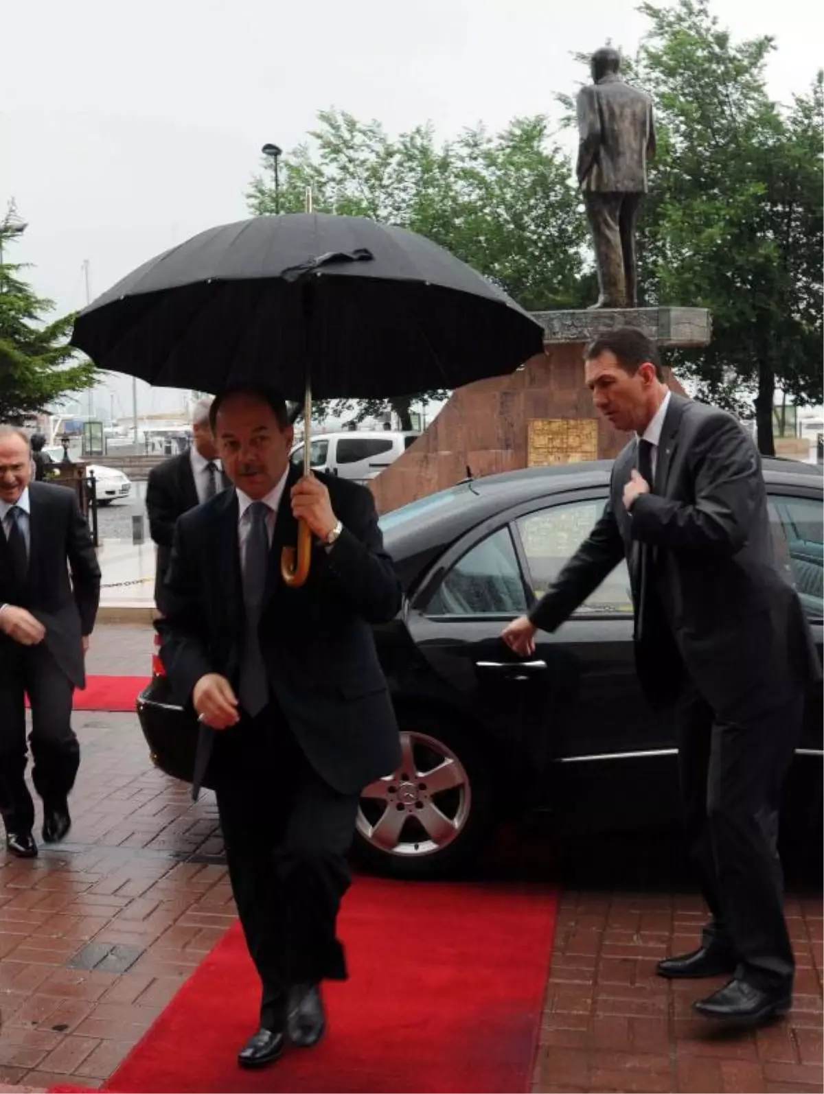 Bakan Akdağ\'dan Çiftçilere Kene Uyarısı