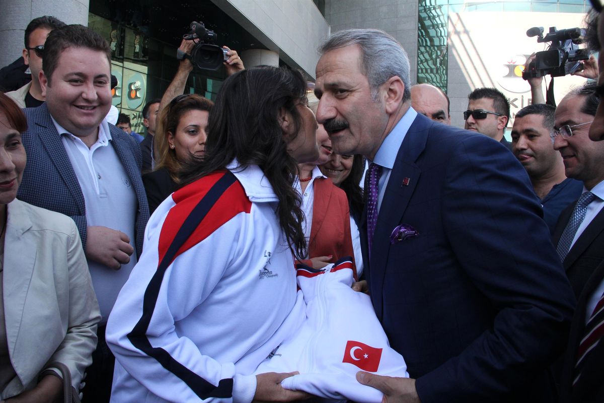 Bakan Çağlayan\'dan Muay Thaı Talebi