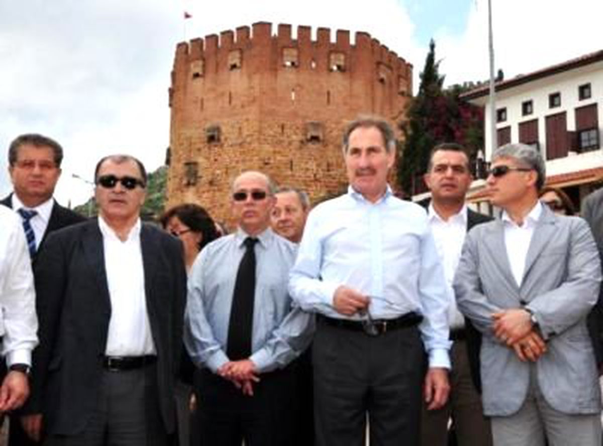 Bakan Günay Alanya\'da