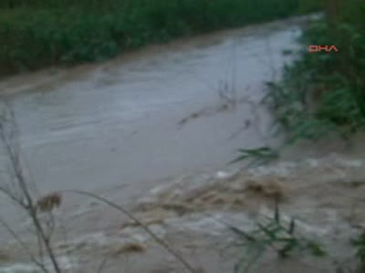 Çanakkale Ek İstanbul Yolu Trafiğe Kapandı "Çanakkale Bir Anda Venedik\'e Döndü" Haberine Ek