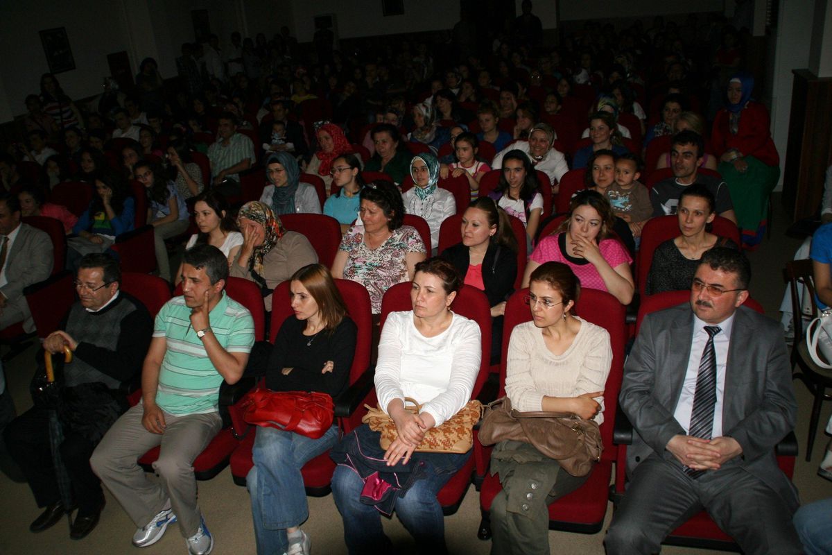 Devrek Anadolu Lisesi\'nden Tiyatro Etkinliği
