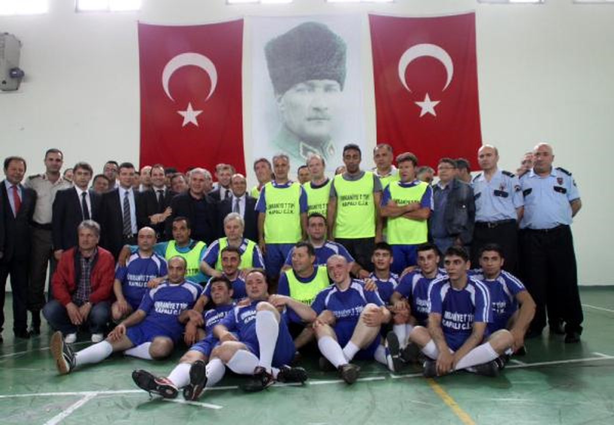 Dostluk Kazandı
