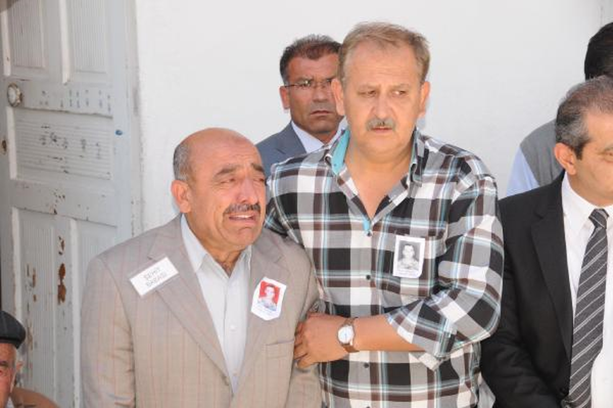 Dün 1 Yaşına Basan Ömer Bugün Şehit Babasını Uğurladı