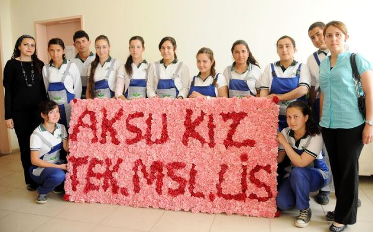 Expo İçin Antalya'ya Çiçek Lisesi