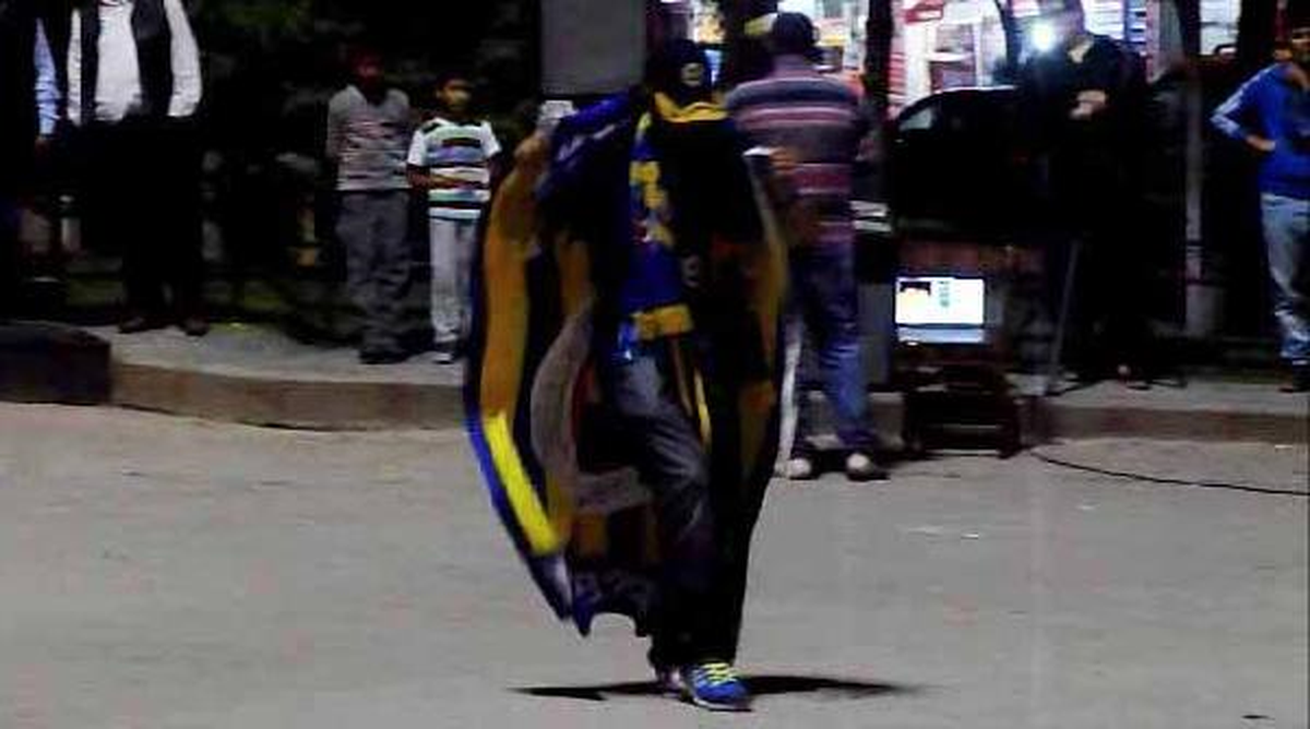 Fanatik Fenerbahçeli'nin Tek Başına Danslı Kupa Kutlaması