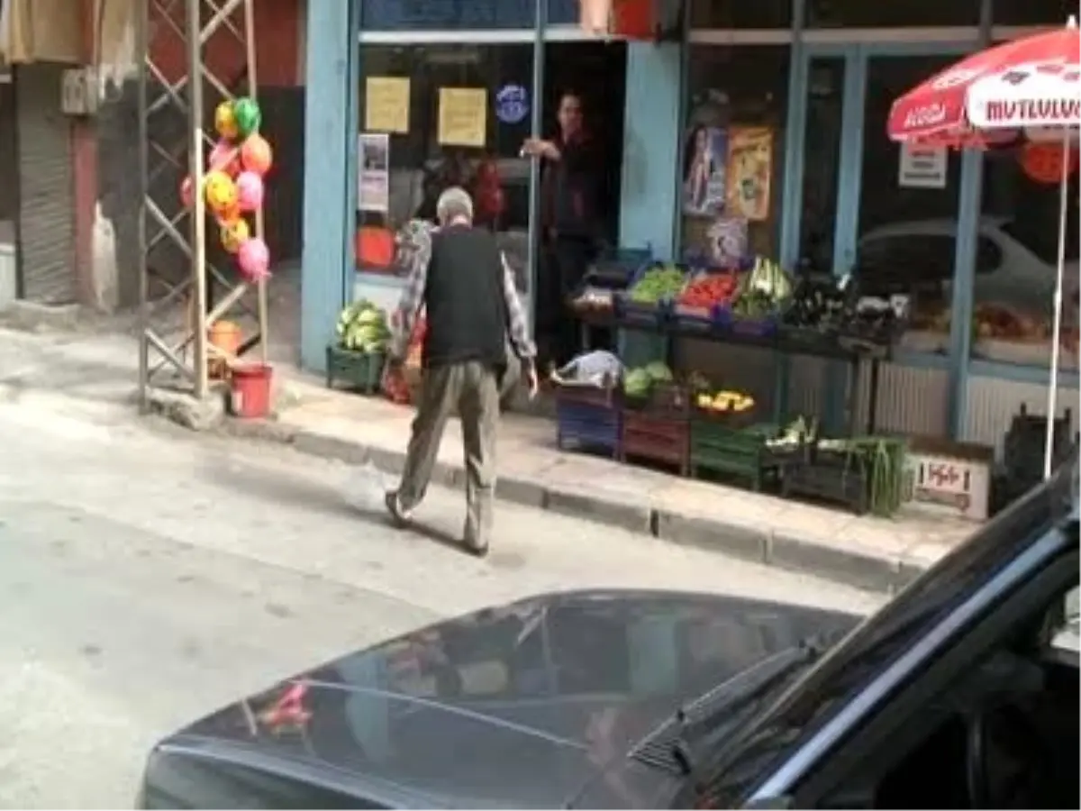 Fareye Sıktı, 2 Kişiyi Vurdu