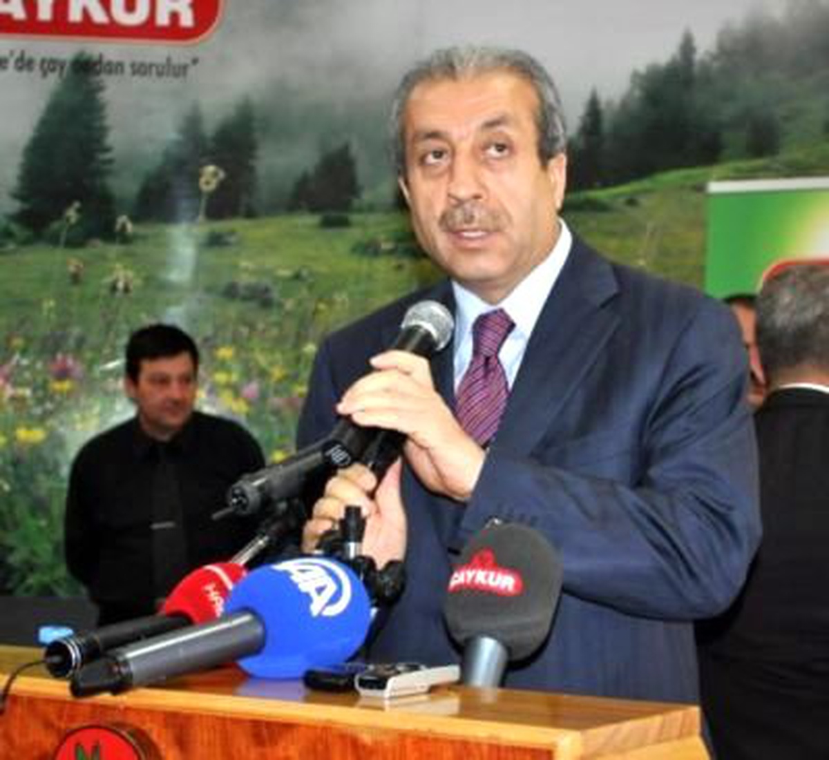 Gıda Tarım ve Hayvancılık Bakanı Mehmet Mehdi Eker, 2012 Yılı Yaş Çay Taban Alım Fiyatını...
