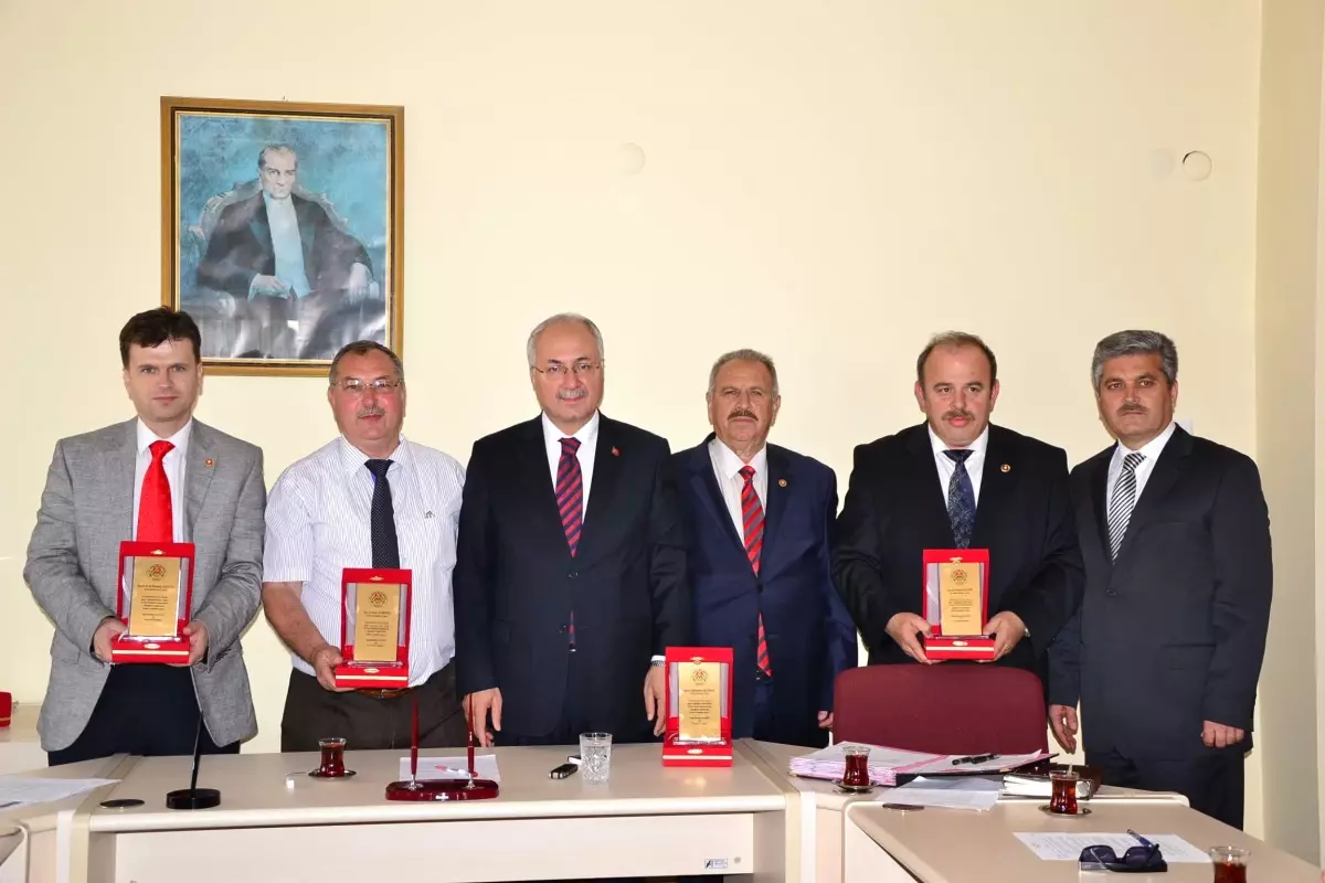 Görev Süreleri Dolan İl Encümen Üyelerine Plaket