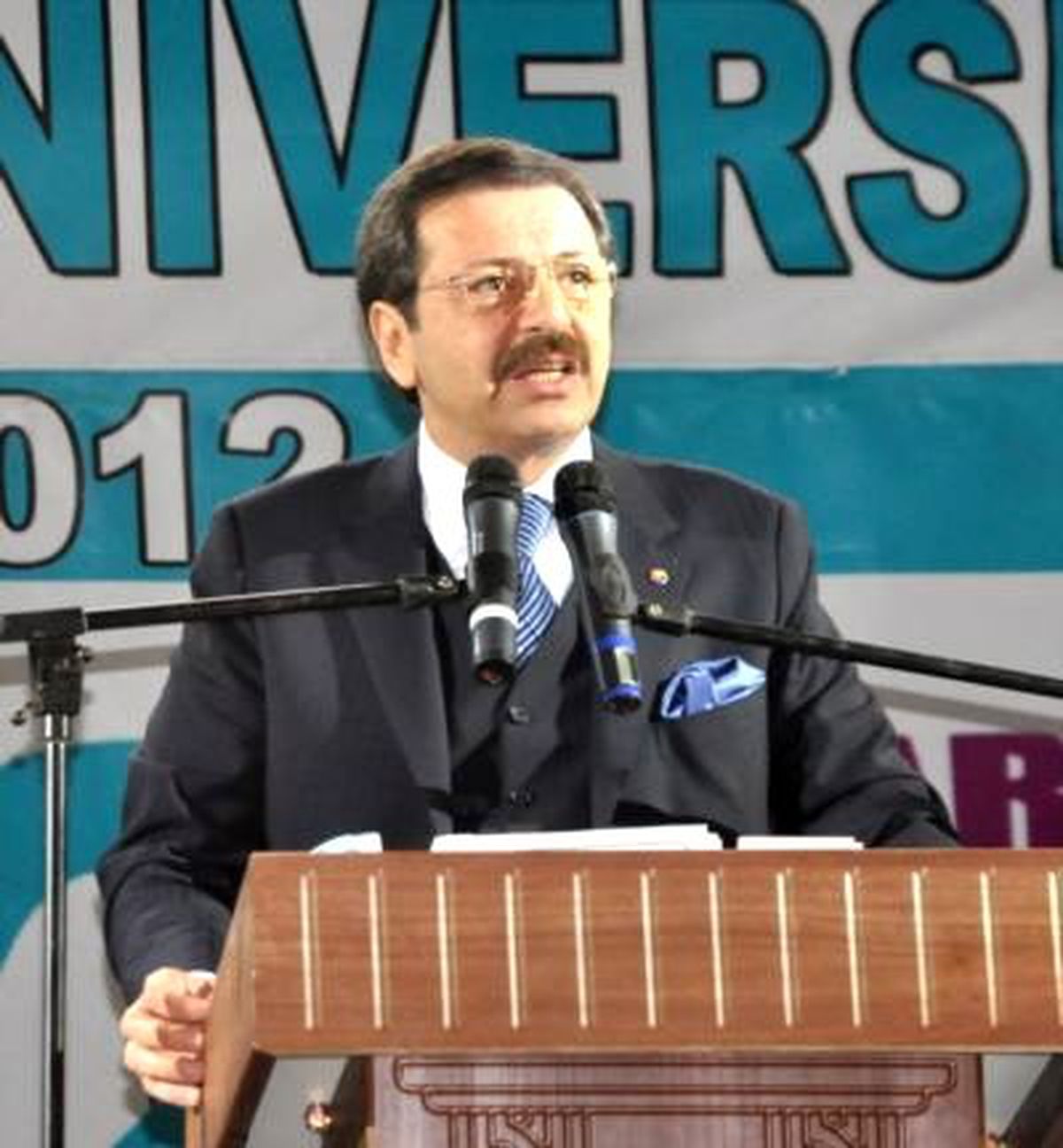 Hisarcıklıoğlu: "Güzel Yarınların Resmini, Gençlerimiz Çizecek"