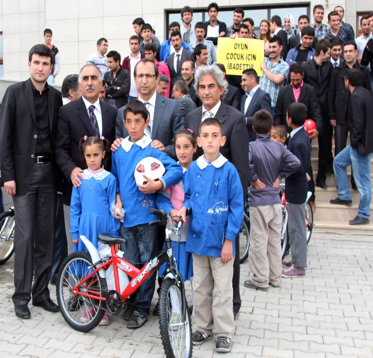 İçü\'den Köy Okullarına Oyuncak Desteği