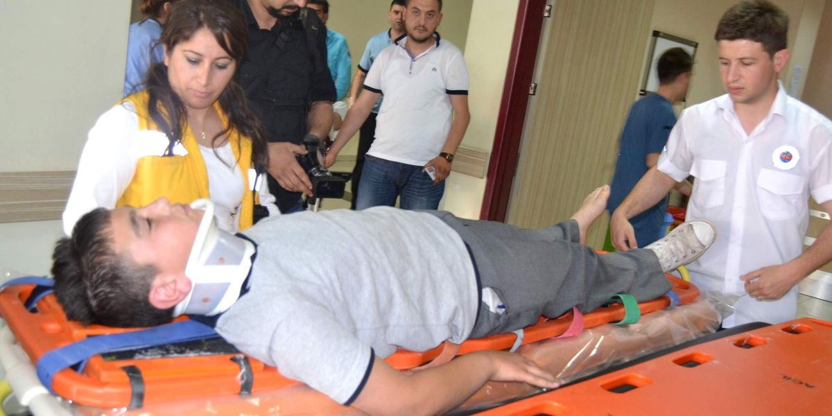 İlköğretim Öğrencisi 1. Kattan Düştü