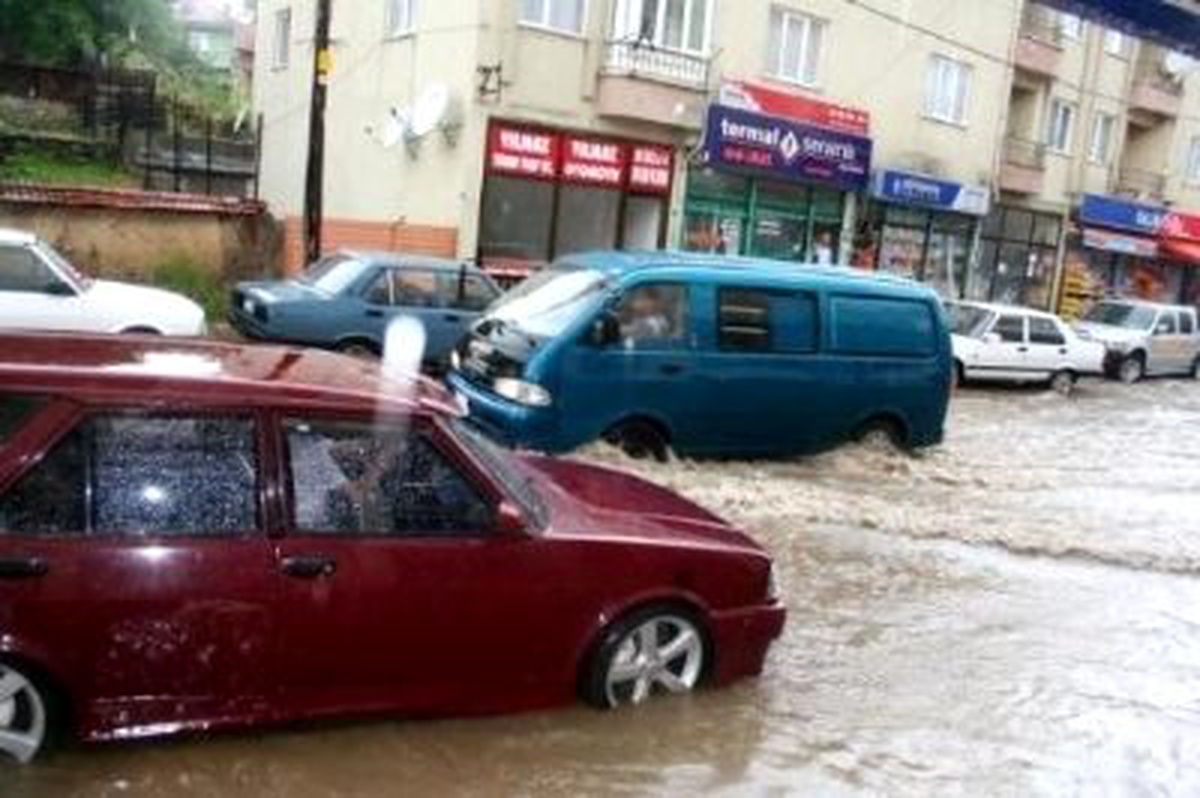 İstanbul\'da Yağışlar Yarına Kadar Etkili Olacak
