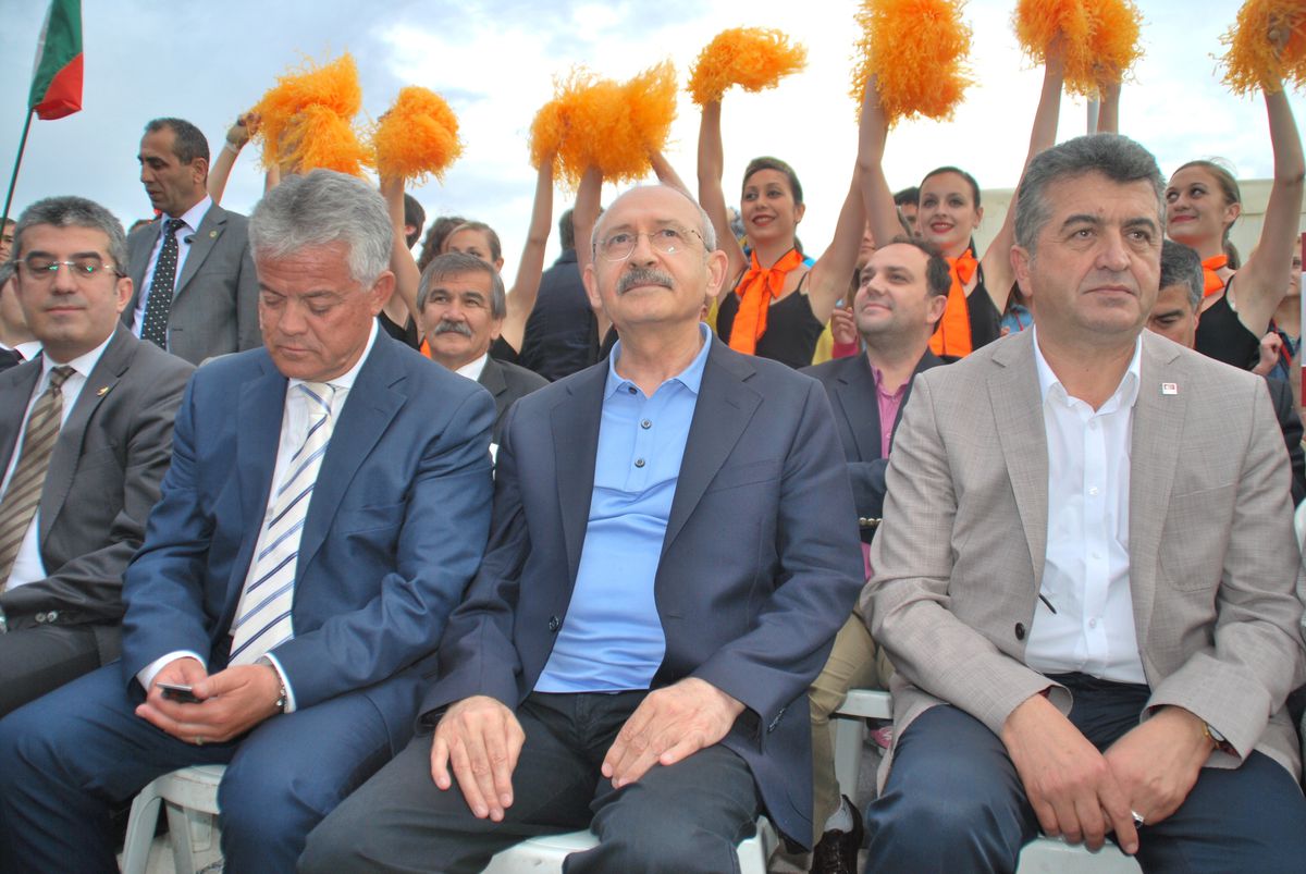 Kılıçdaroğlu Muğla\'da Kolbastıyla Karşılandı