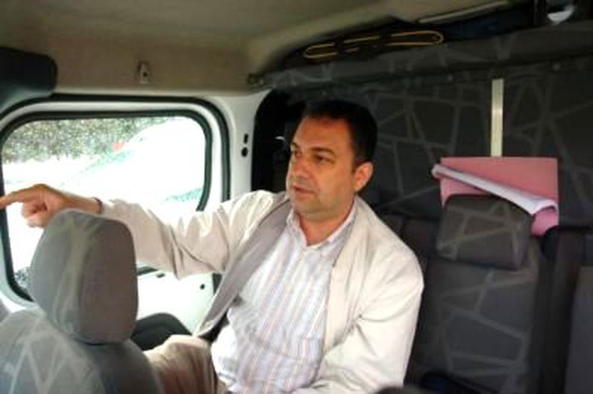 Kırmızı Işık Yanmadan Geçmek İsterken Kamyonu Devirdi