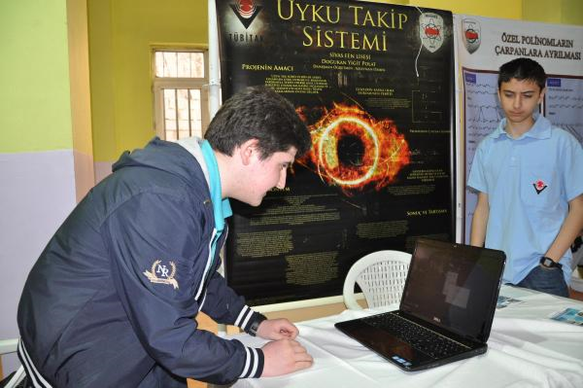 Lise Öğrencisinden Trafik Kazalarını Önleyecek Proje