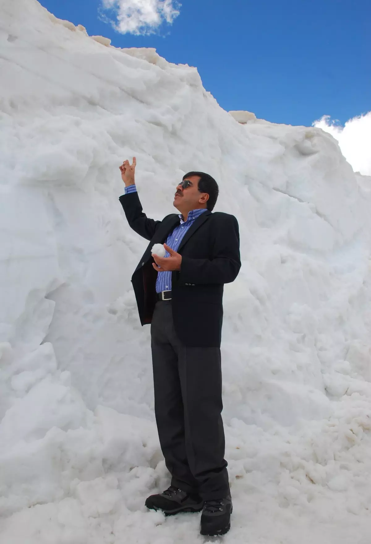 Mayıs Ayında 7 Metre Kar