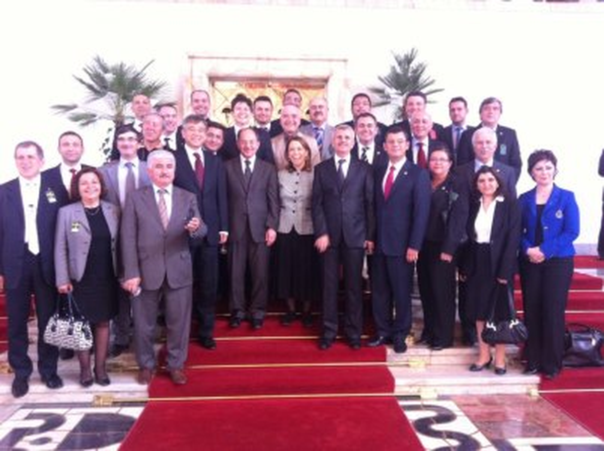 Meclis\'te Eczacılar Tarih Yazdı!
