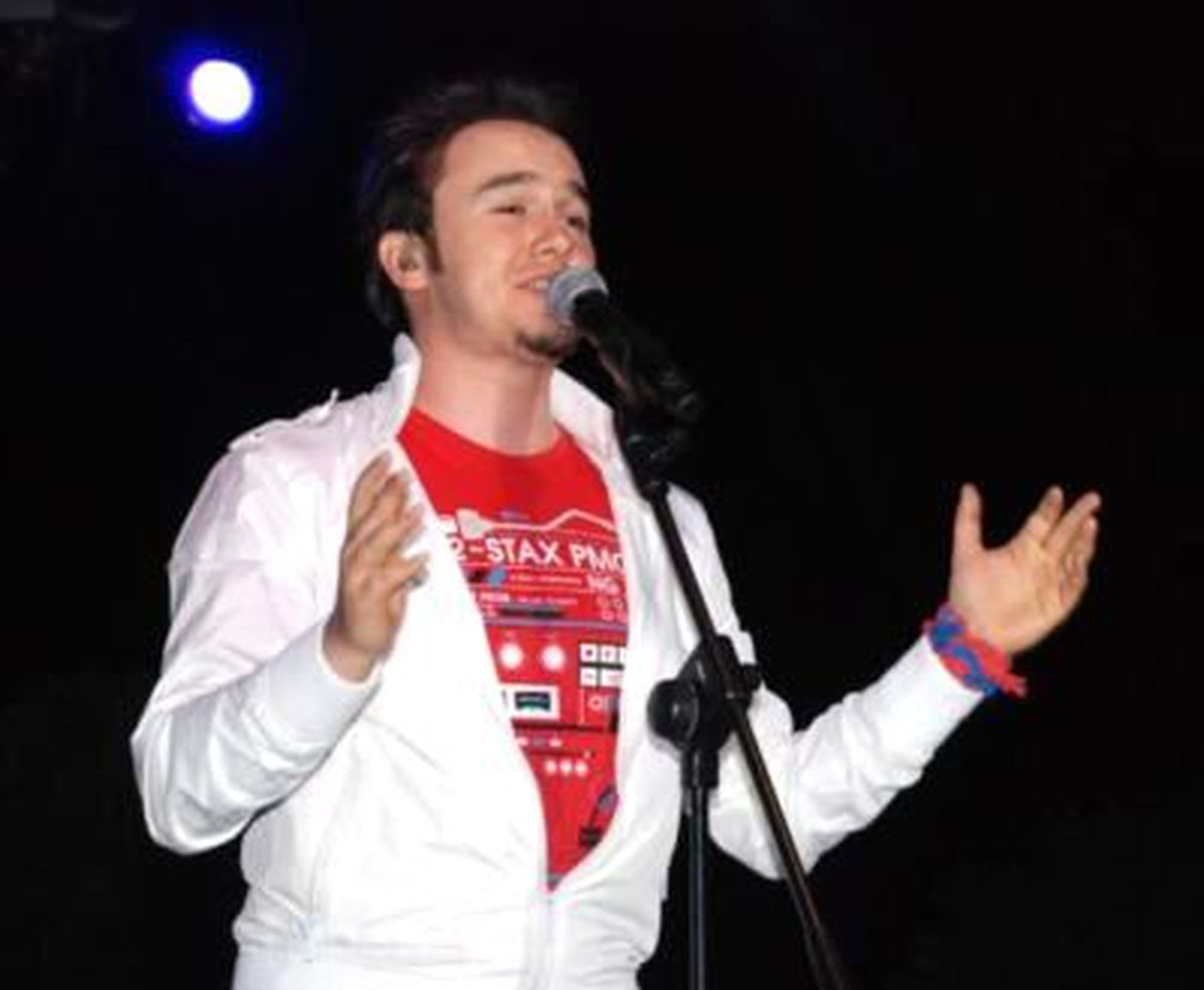 Mustafa Ceceli Konserine Yağmur Engeli