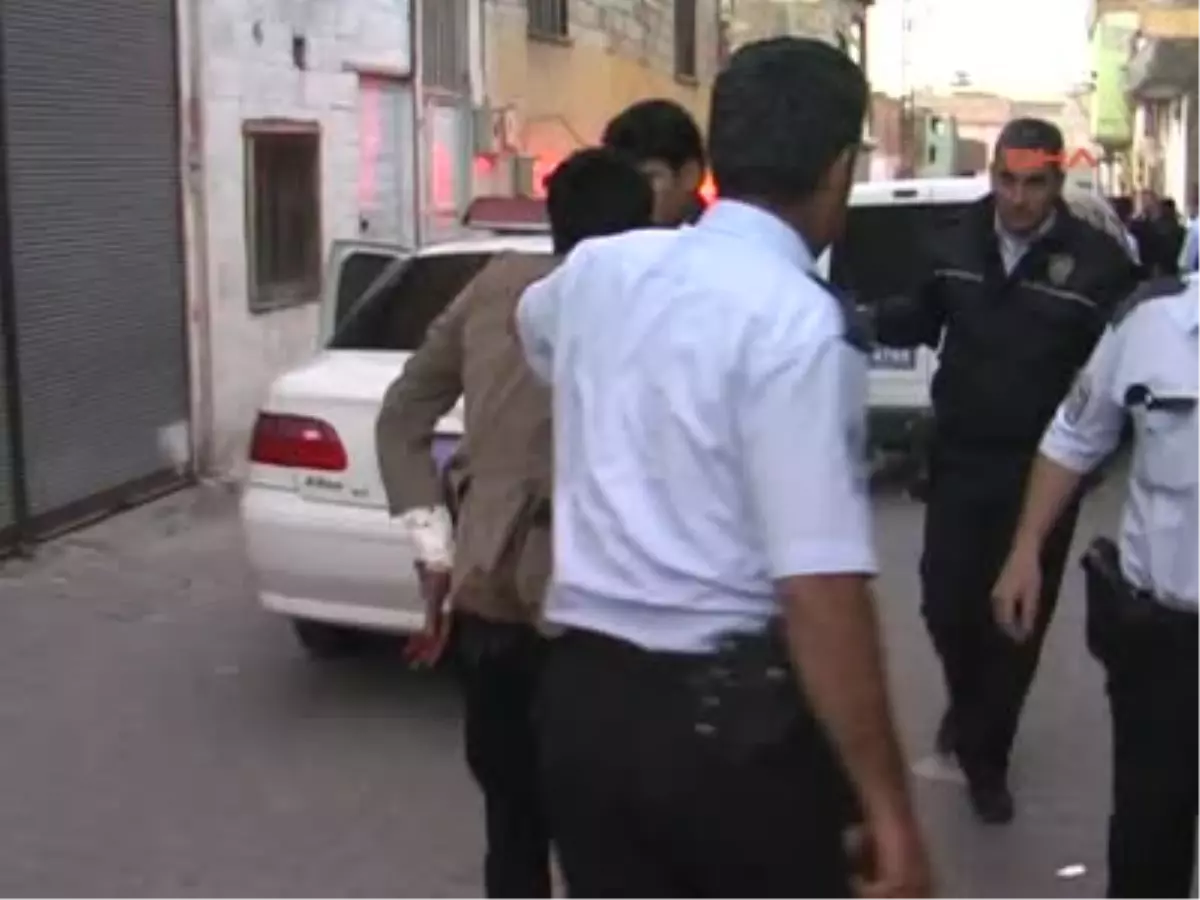 Polis Şüphelileri Kovalarken Havaya Ateş Açtı, 1 Kişi Yaralandı