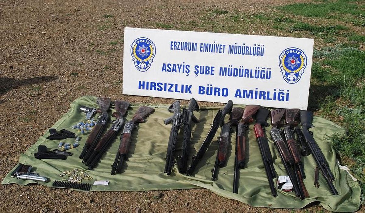Silah Hırsızları Yakalandı