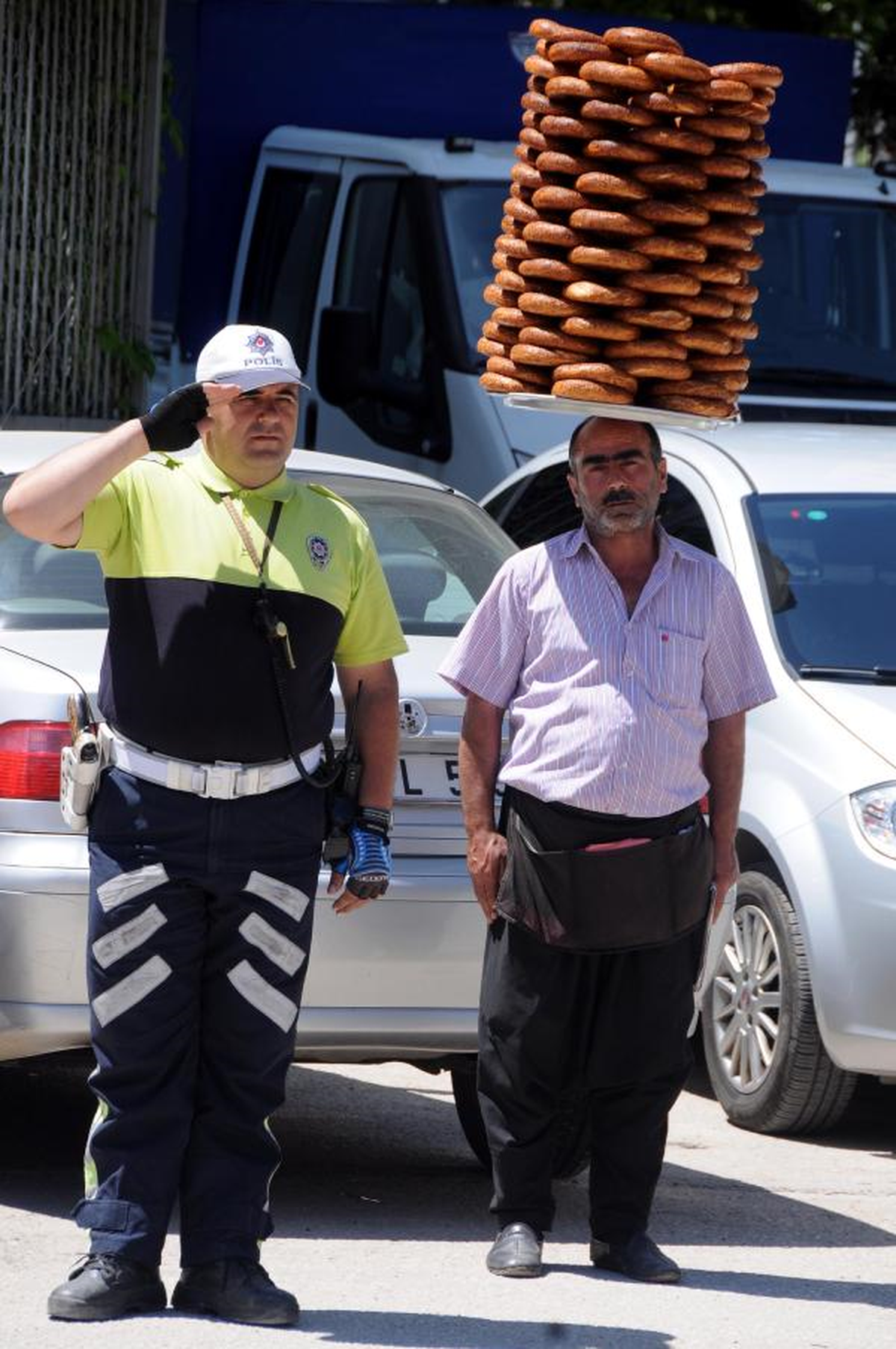 Simitçinin İstiklal Marşı Saygısı