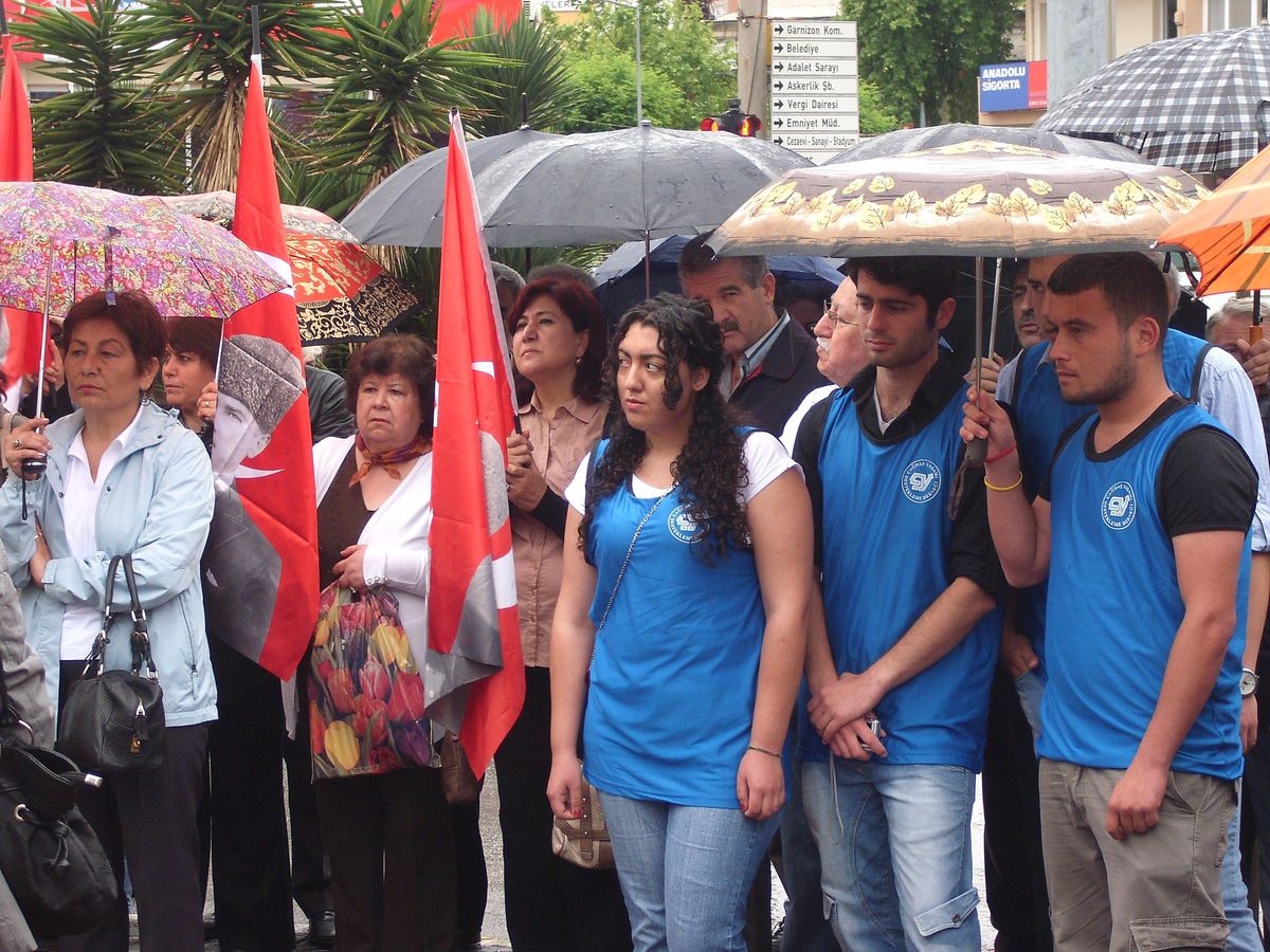 Söke'de Sivil Toplum Örgütleri Ata'ya Saygı Çelengi Sundu