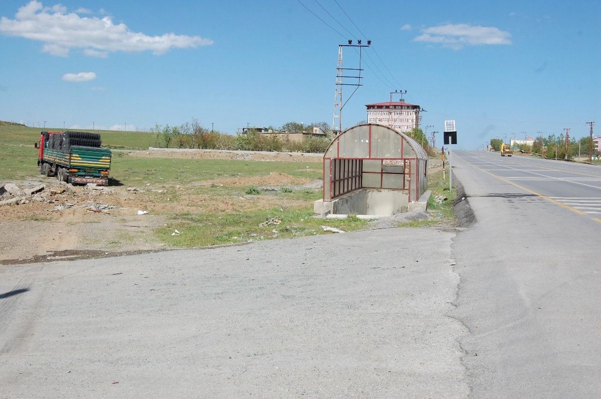 Tatvan\'da Trafik Kazası, 2 Yaralı