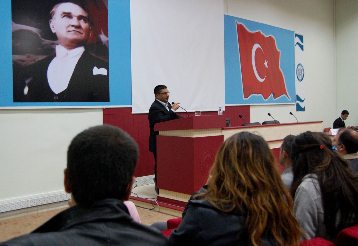 Tatvan'da Üniversite Öğrencilerine Seminer