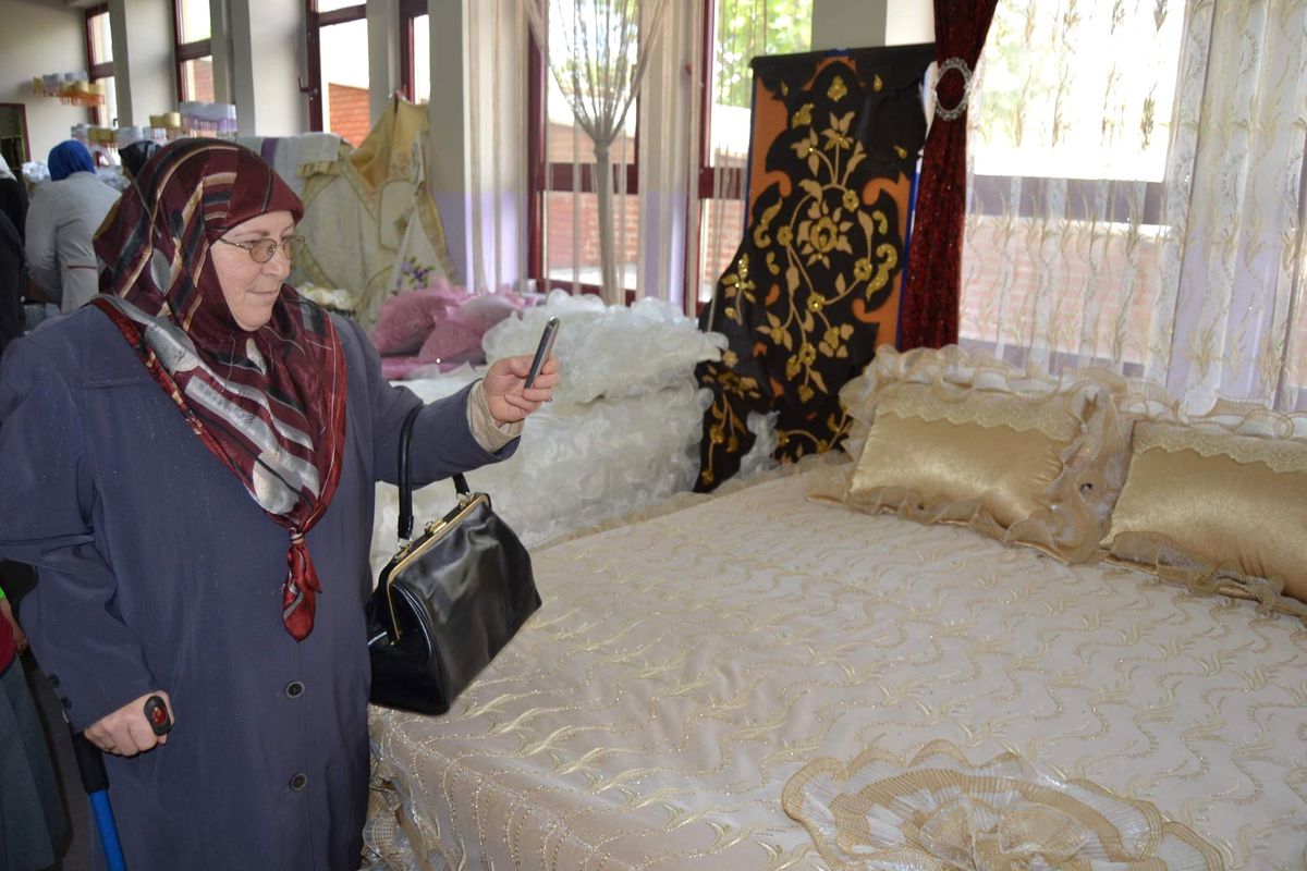 Teknolojiyi Dantel Modeli İçin Kullandı