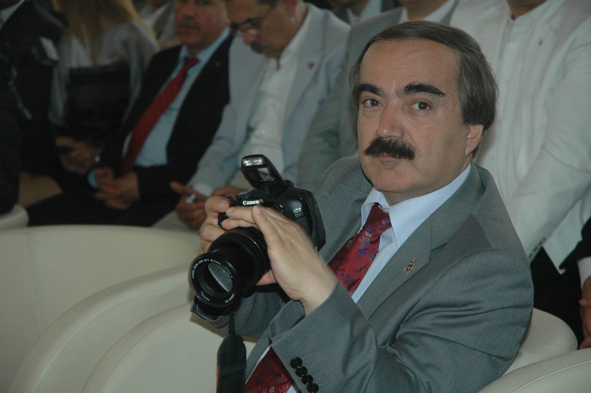 Vali Coş, Bakan Çağlayan ve Gazetecilerin Fotoğraflarını Çekti