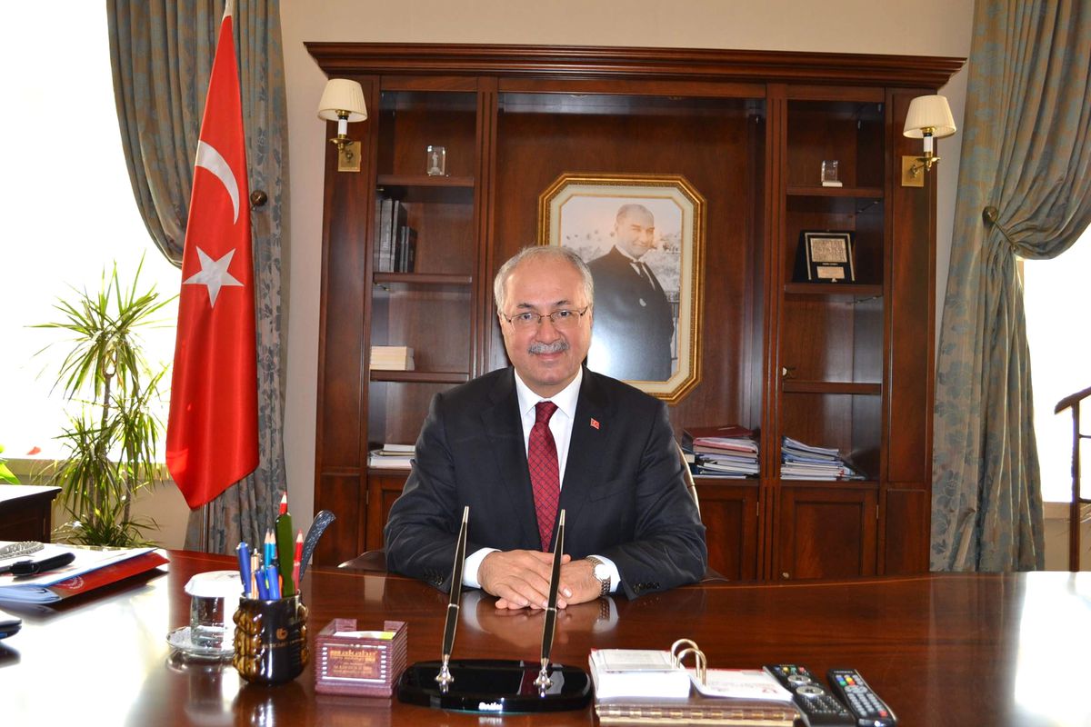 Vali Daşöz\'den 19 Mayıs Kutlaması