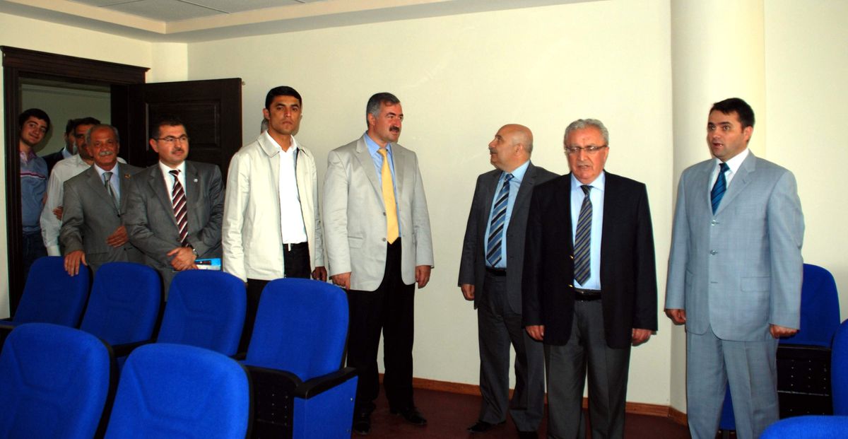 Vali Sodan Kahta'da Ziyaretlerde Bulundu