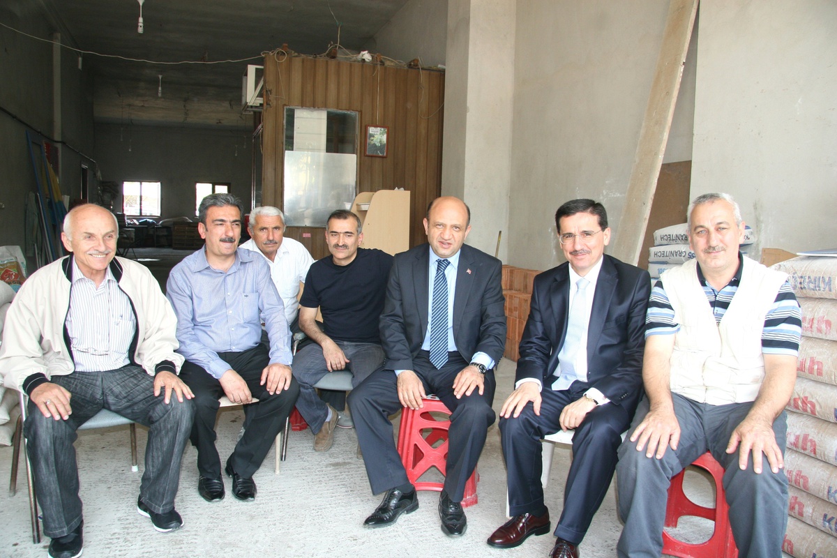 Vali Topaca Kocaeli Esnafını Yalnız Bırakmıyor